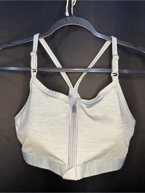 Nike Light Gray Front-Zip Sports Bra. Like new. Never worn XL